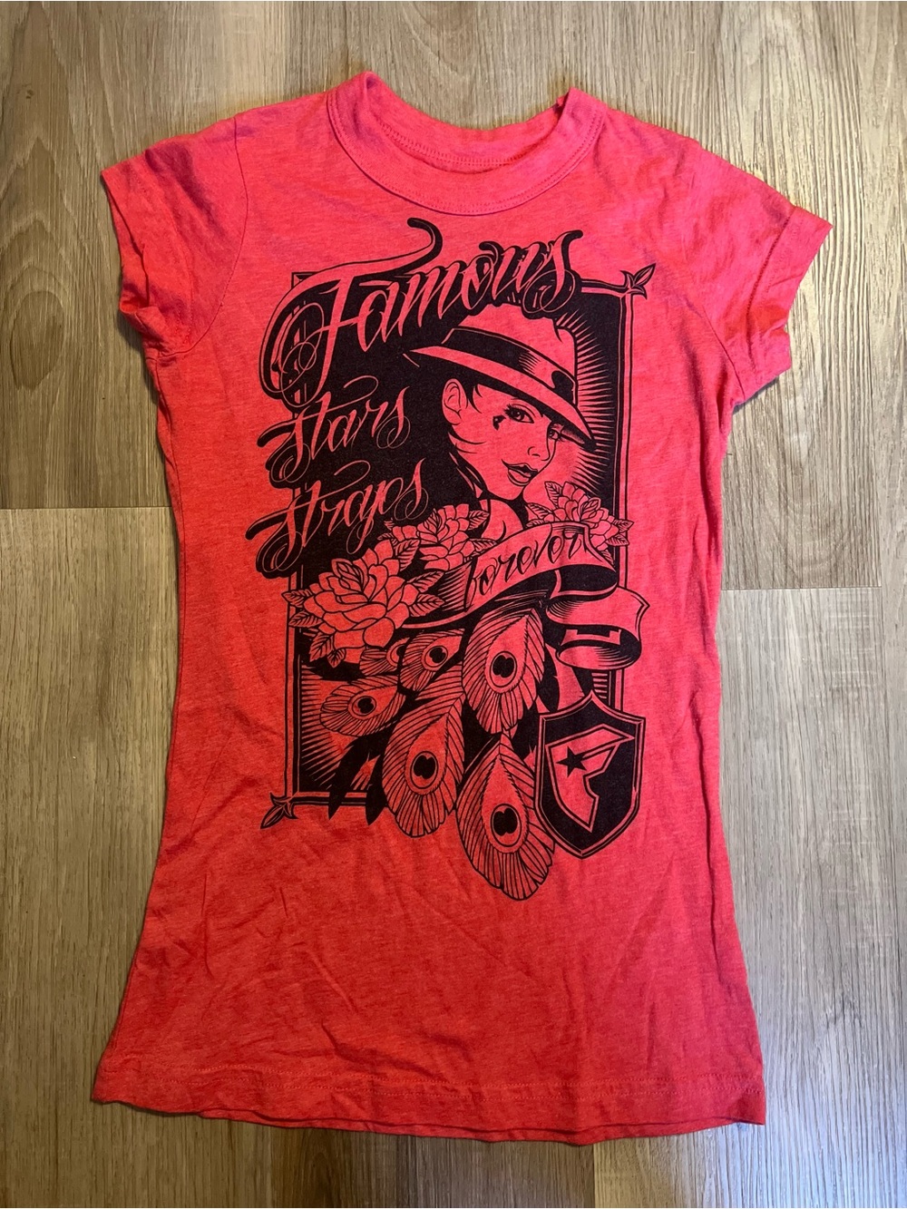 Y2K Famous Stars & Straps Women's Red Graphic baby Tee with Black Print Sz small